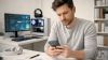 Erwachsene betrachten die Nutzung von Smartphones eher kritisch. (Quelle: Eric Lafontaine/Pixabay)