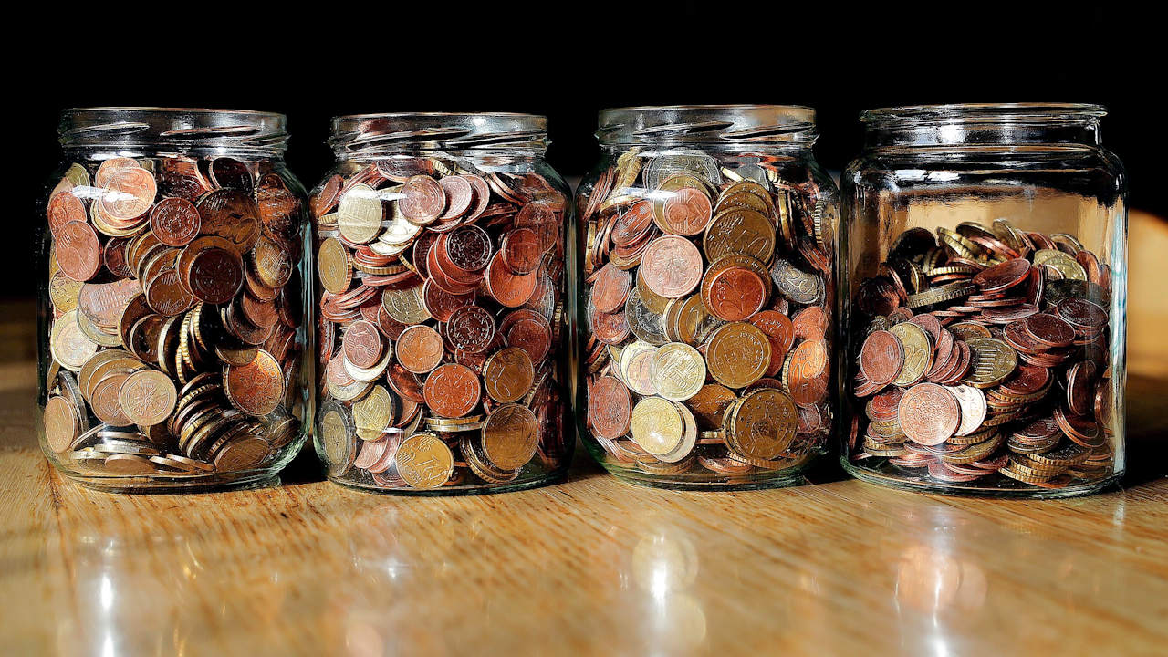 Münzensammeln und fürs Alter zurücklegen ist nicht mehr zeitgemäß. Allerdings lässt die Digitalisierung auf sich warten. (Quelle: Franz W./Pixabay)