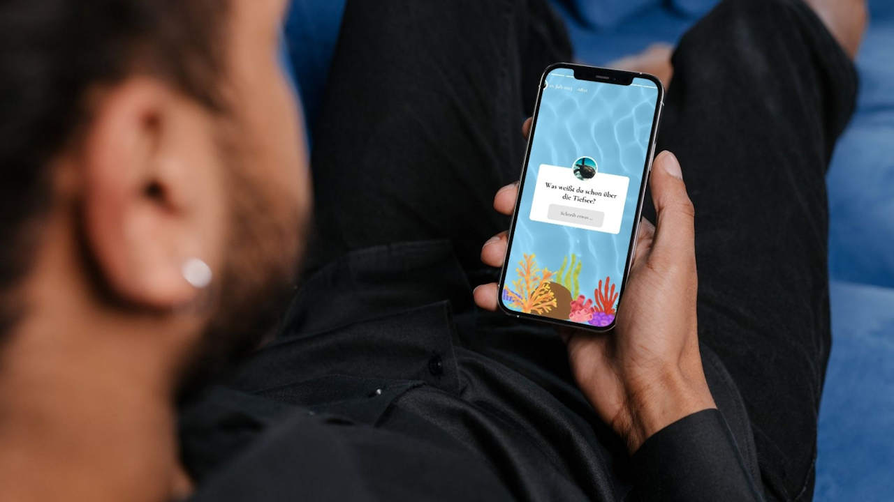 Mehr als schöne Bilder von Essen und Stränden: Eine neue Studie zeigt, dass informelles Lernen auf Social Media möglich ist. (Quelle: Canva Collage/UDE/Jana Dreston)