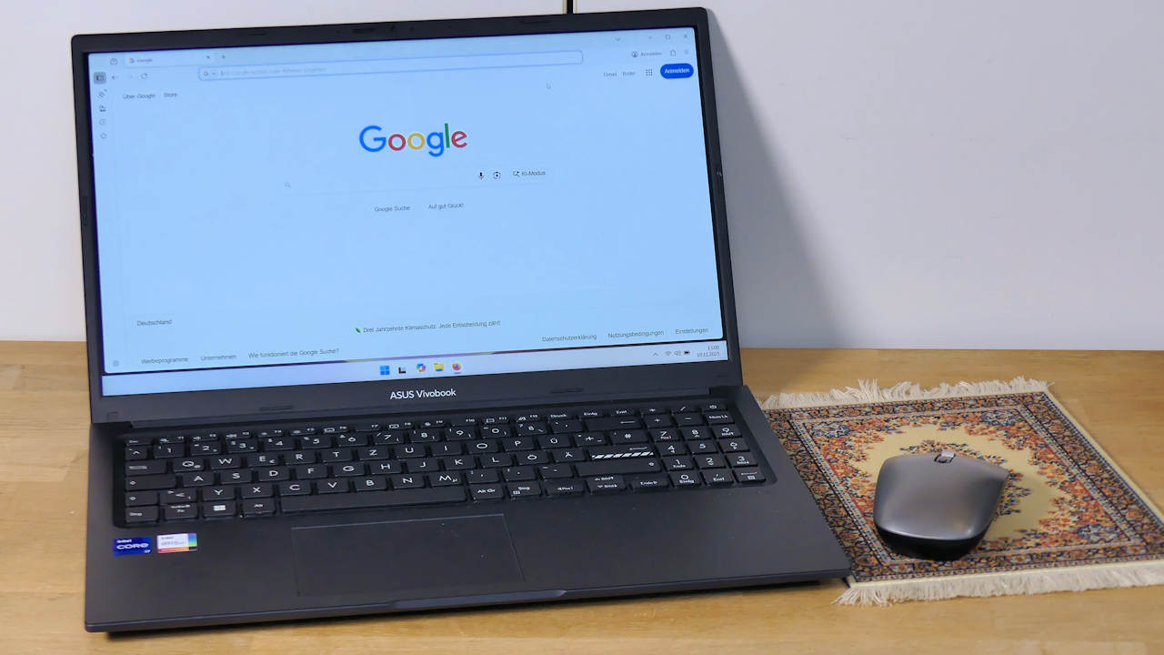 Die KI-Zusammenfassung von Google bündelt Aufmerksamkeit, ersetzt aber selten die vertiefende Recherche. (Quelle. hiz)