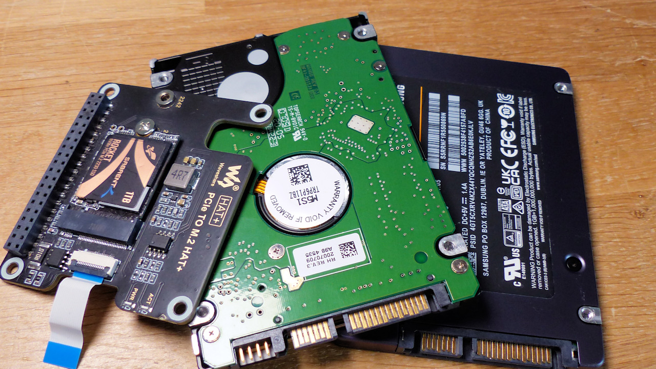 Nicht mehr in Magnetschichten oder Flashchips sollen Daten zukünftig gespeichert werden, sondern in mit Licht in Antiferromagneten. (Symbolbild: hiz)